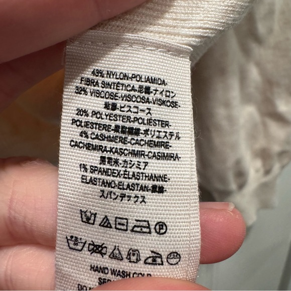 Free People Women's Cream Off Shoulder Sweater Cashmere Large Boho Festival - Picture 9 of 10